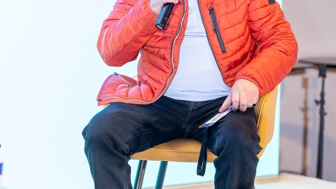 G 25.2 -137.jpg