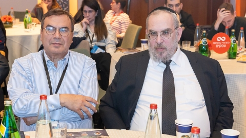G 25.2 -369.jpg