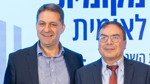G 25.2 -325.jpg